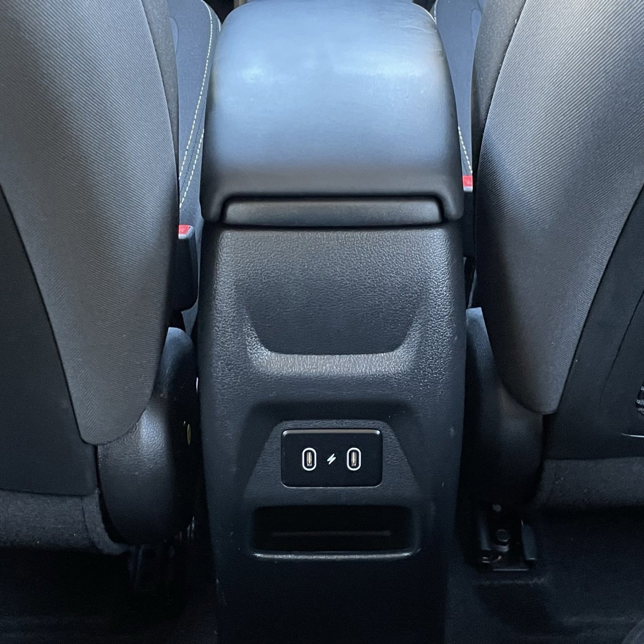 Used 2025 Hyundai Venue SEL image 24