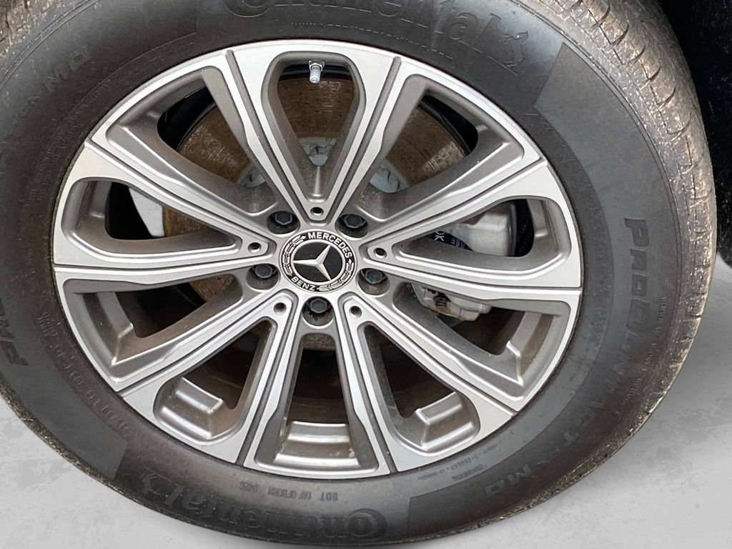 Used 2025 Mercedes-Benz GLC 300 4MATIC image 26