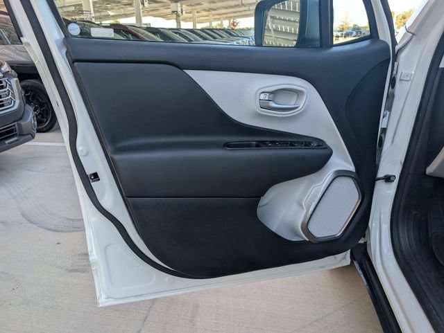 Used 2020 Jeep Renegade Limited w/ LED Lighting Group FWD image 22