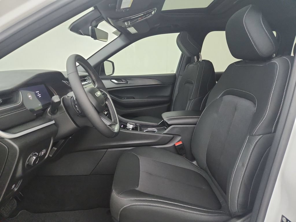 New 2026 Jeep Grand Cherokee Laredo X AWD/4WD image 18