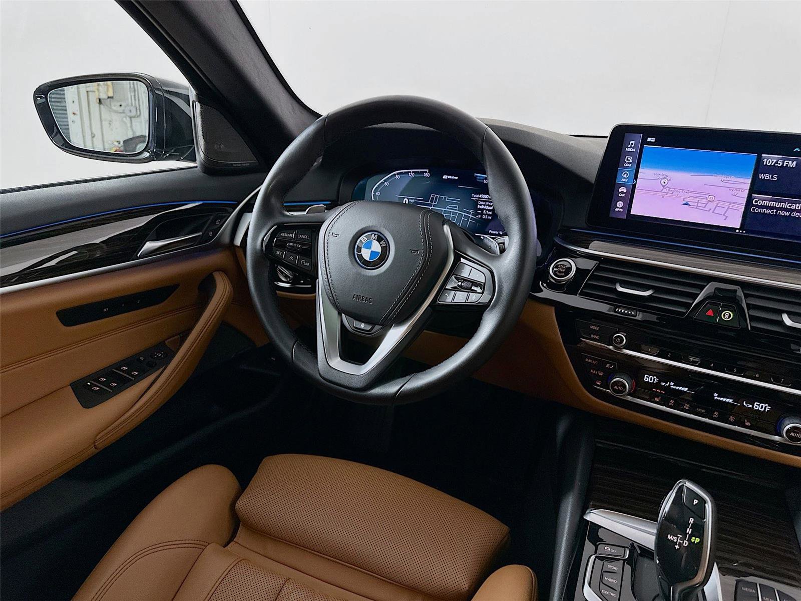 Used 2023 BMW 530e xDrive w/ Premium Package image 24