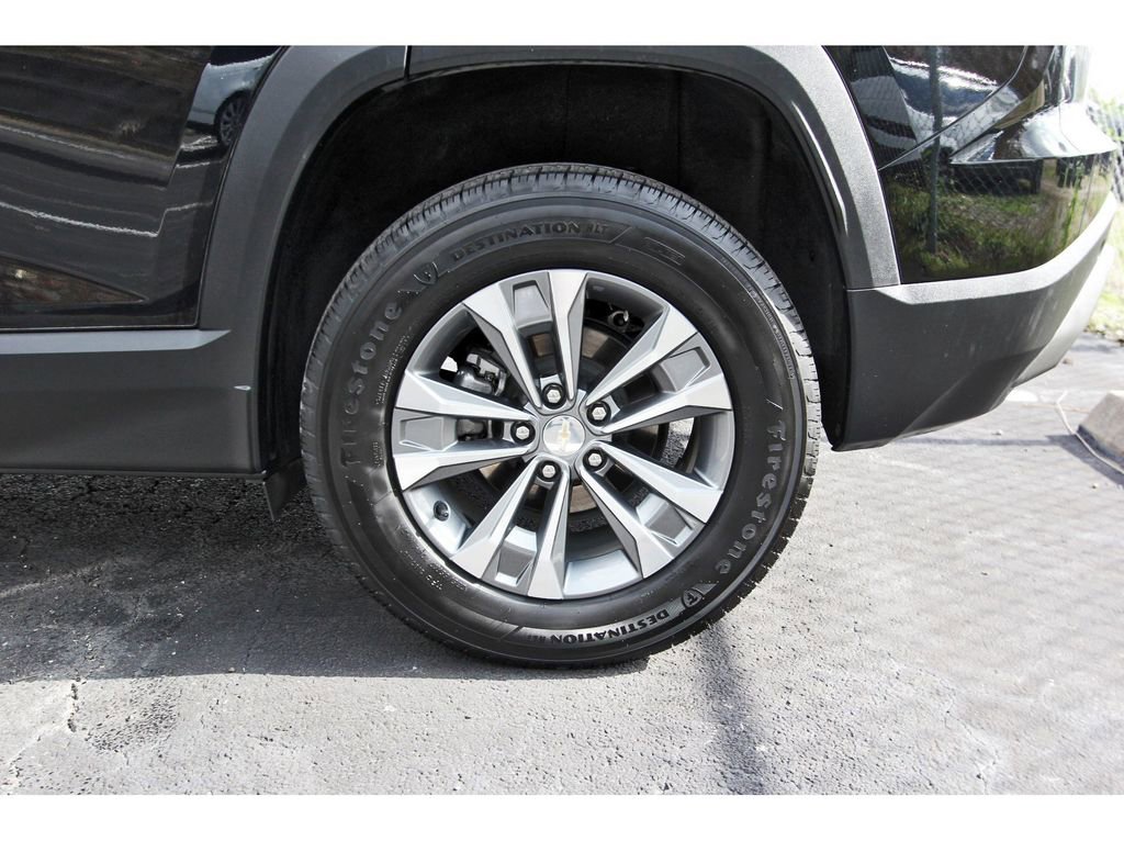 Used 2025 Chevrolet Equinox LT image 32