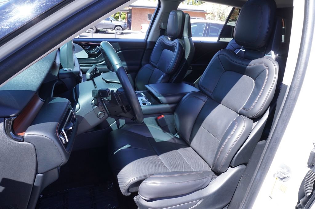 Used 2023 Lincoln Aviator Reserve w/ Equipment Group 201A image 15