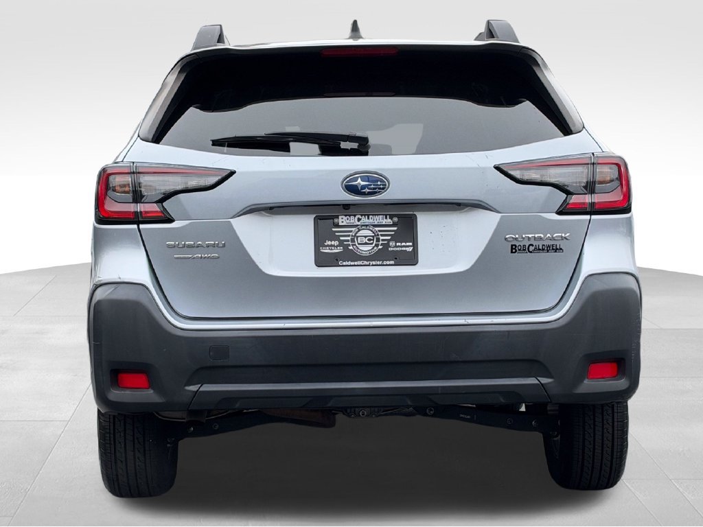 Used 2024 Subaru Outback Premium AWD/4WD image 6