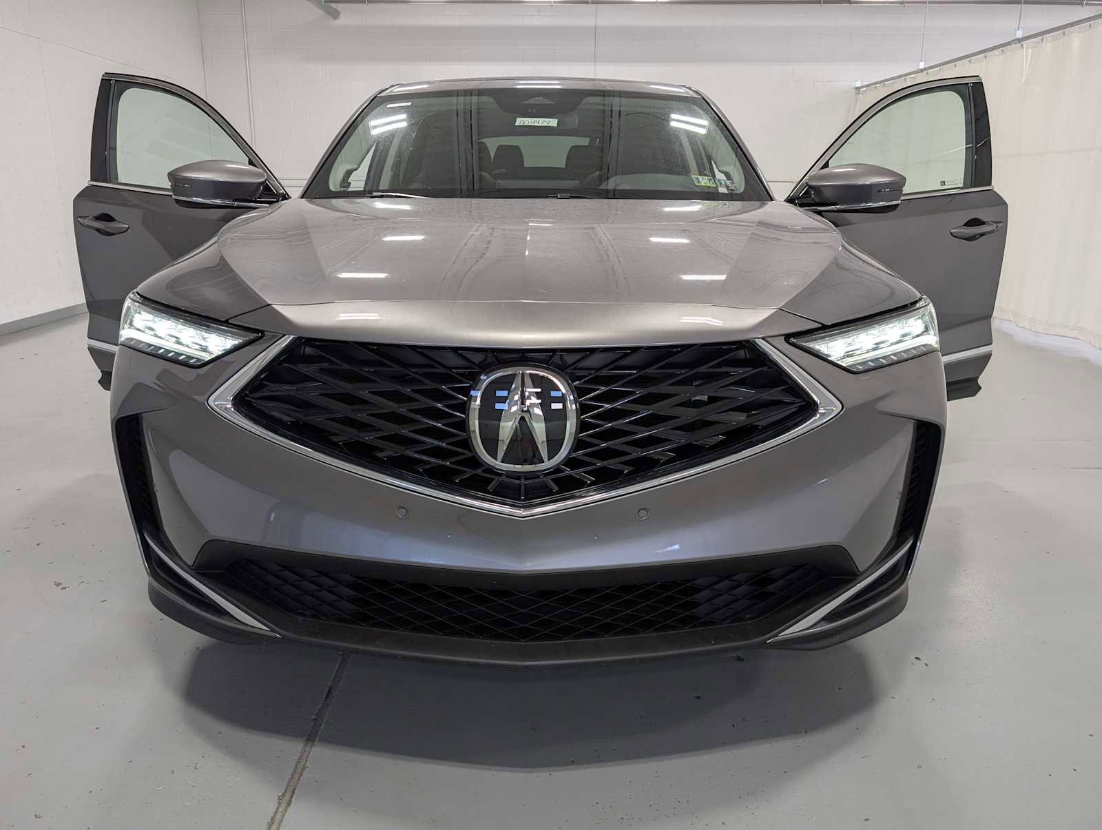 Used 2025 Acura MDX SH-AWD w/ Technology Package image 13