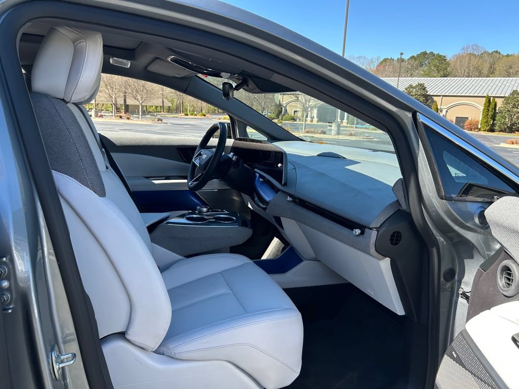 Used 2025 Cadillac Optiq Luxury 1 AWD/4WD image 48