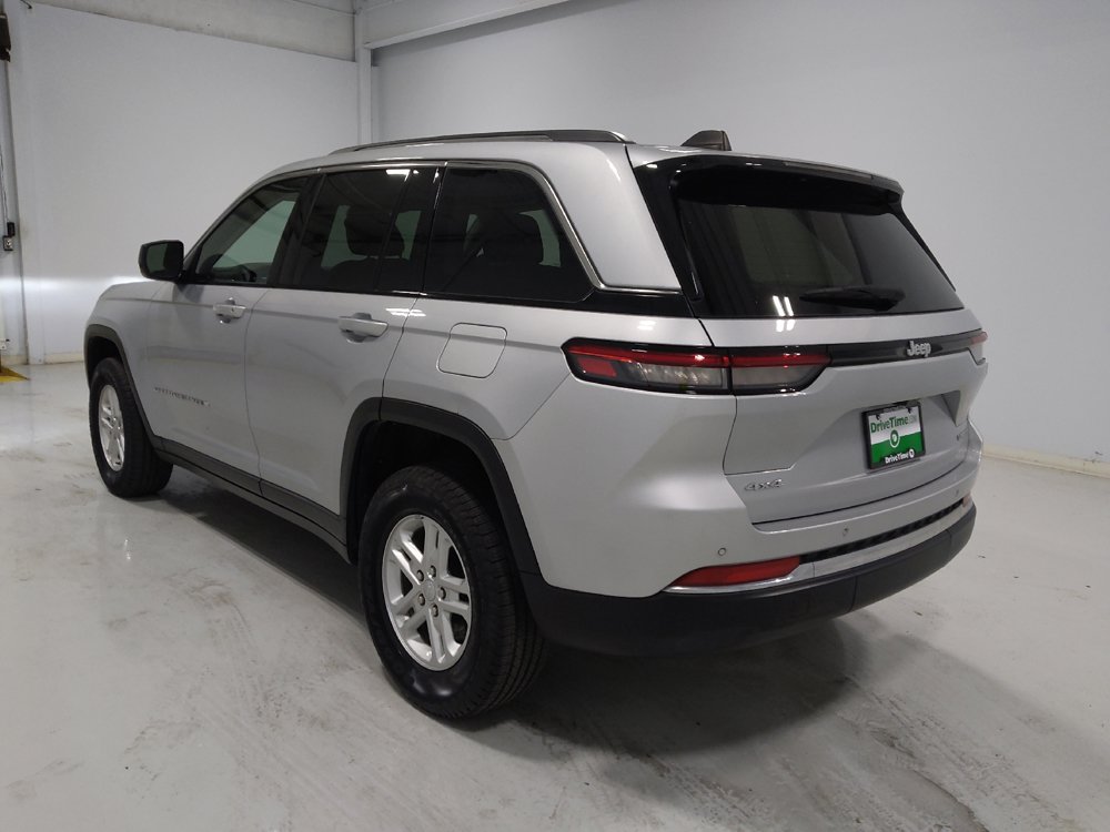 Used 2023 Jeep Grand Cherokee Laredo w/ Luxury Tech Group I AWD/4WD image 5