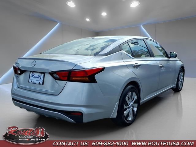 Used 2024 Nissan Altima 2.5 S image 3