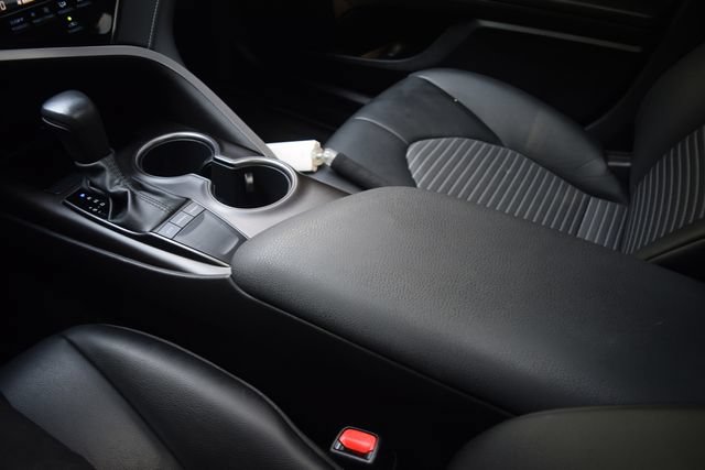 Used 2022 Toyota Camry SE w/ Audio Upgrade Package FWD image 13