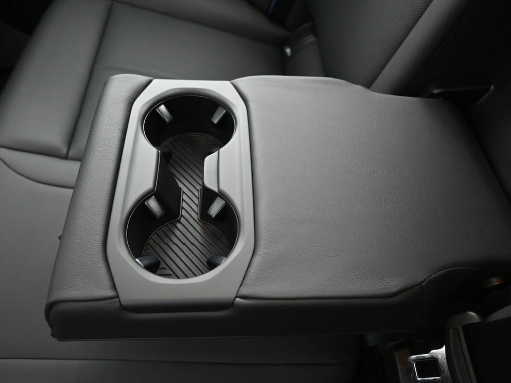 New 2026 BMW M5 w/ Executive Package AWD/4WD image 18