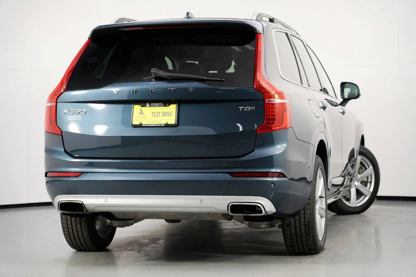 Used 2018 Volvo XC90 T8 Momentum w/ Convenience Package AWD/4WD image 4