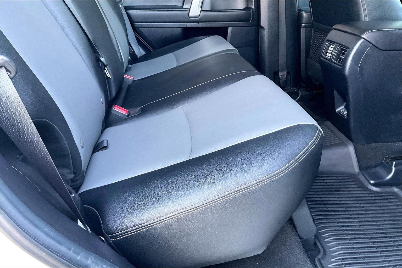 Used 2020 Toyota 4Runner SR5 Premium image 18