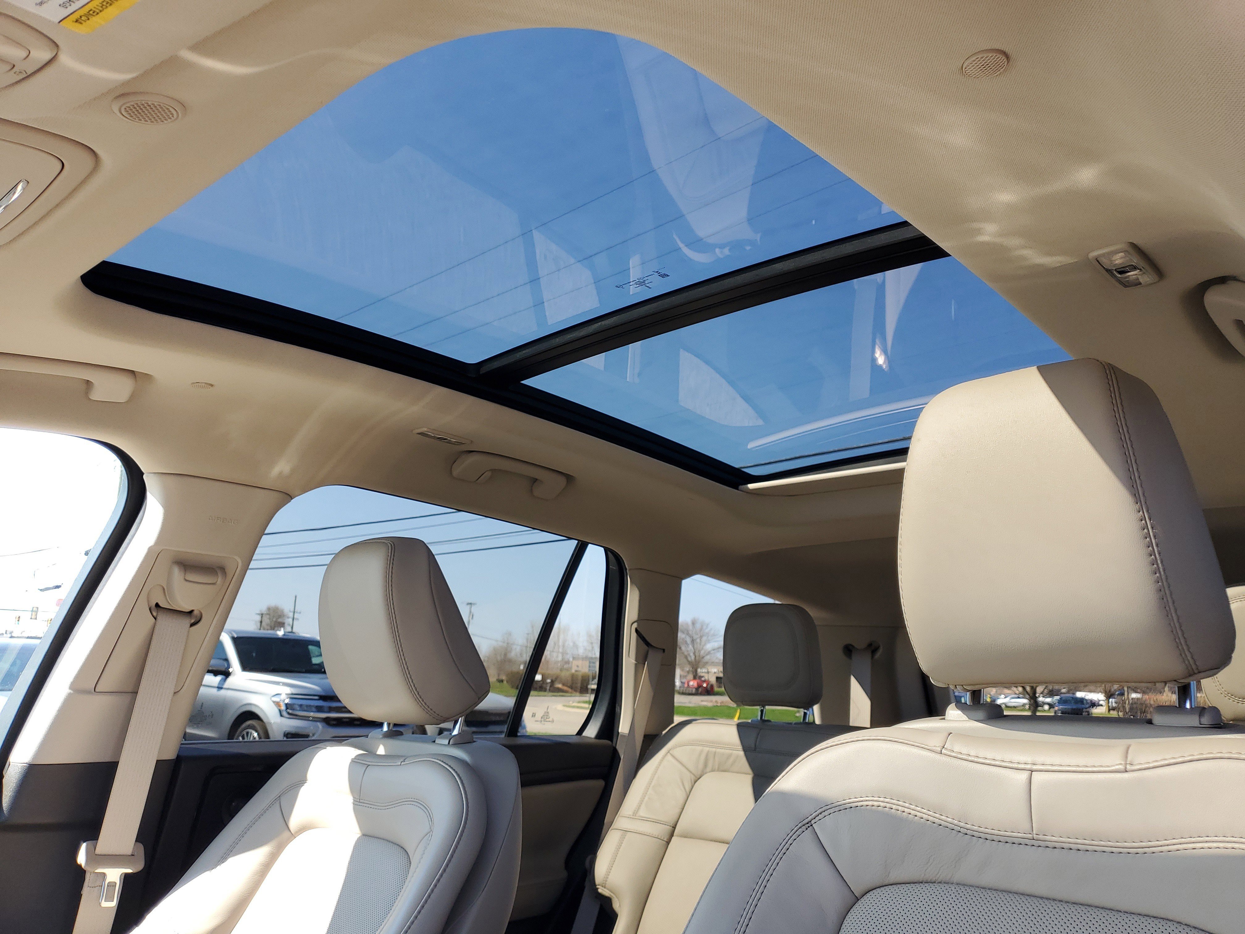 Certified 2023 Lincoln Aviator Reserve w/ Equipment Group 201A AWD/4WD image 11