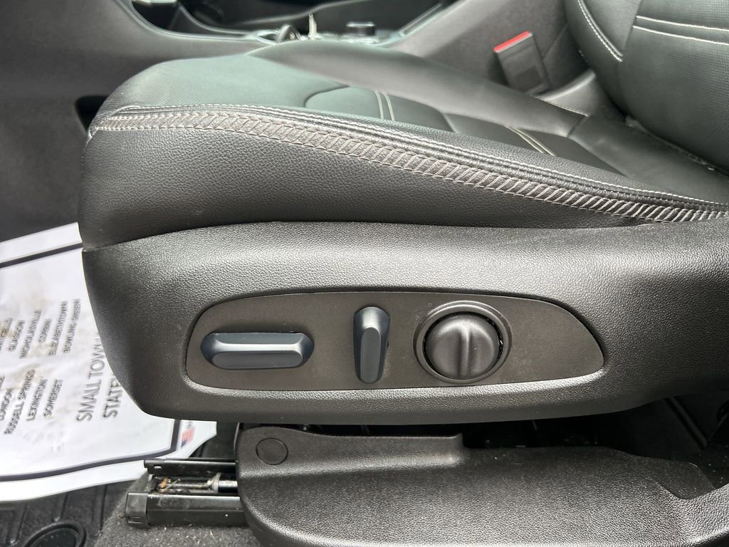 Used 2024 GMC Terrain Denali image 18