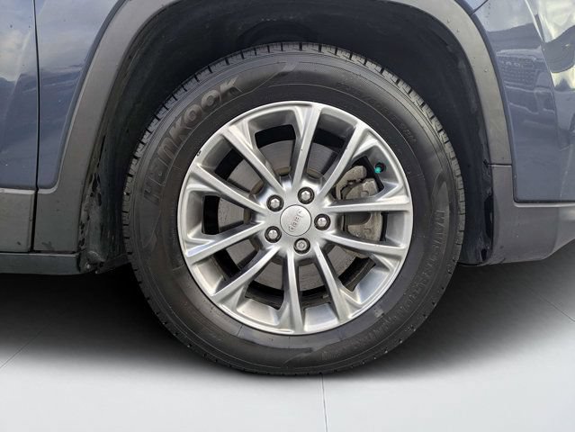 Used 2020 Jeep Cherokee Latitude Plus FWD image 10