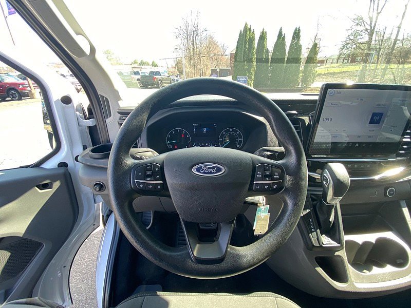 Used 2023 Ford Transit 350 XLT image 18