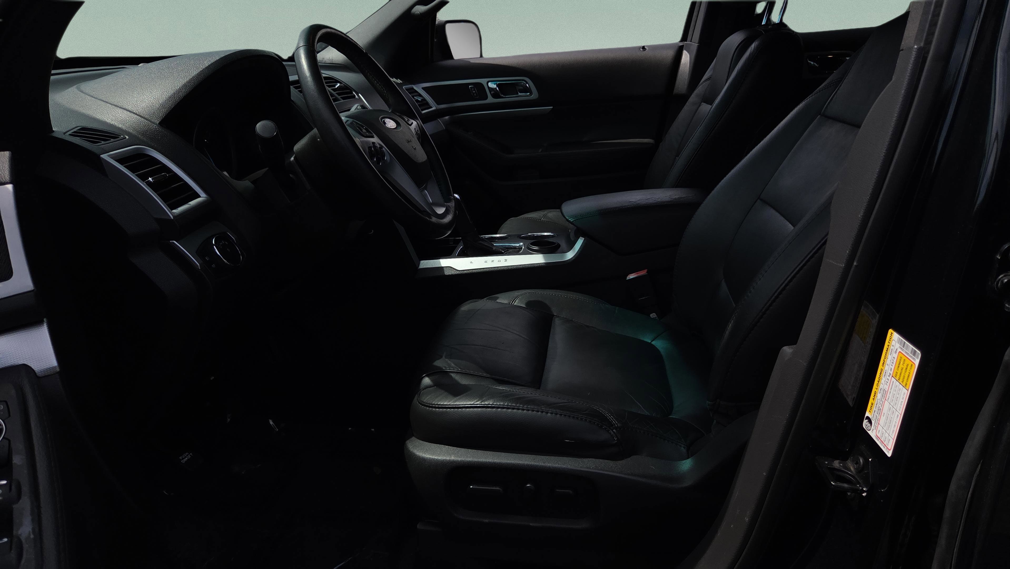 Used 2014 Ford Explorer XLT w/ Equipment Group 202A image 11