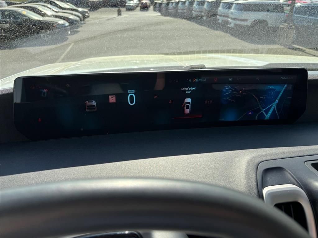 Used 2025 Ford Expedition Active RWD image 16