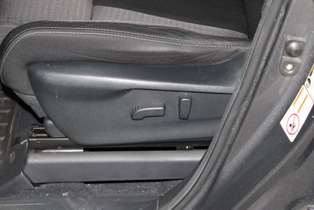 Used 2020 Subaru Ascent Premium w/ Convenience Package image 16