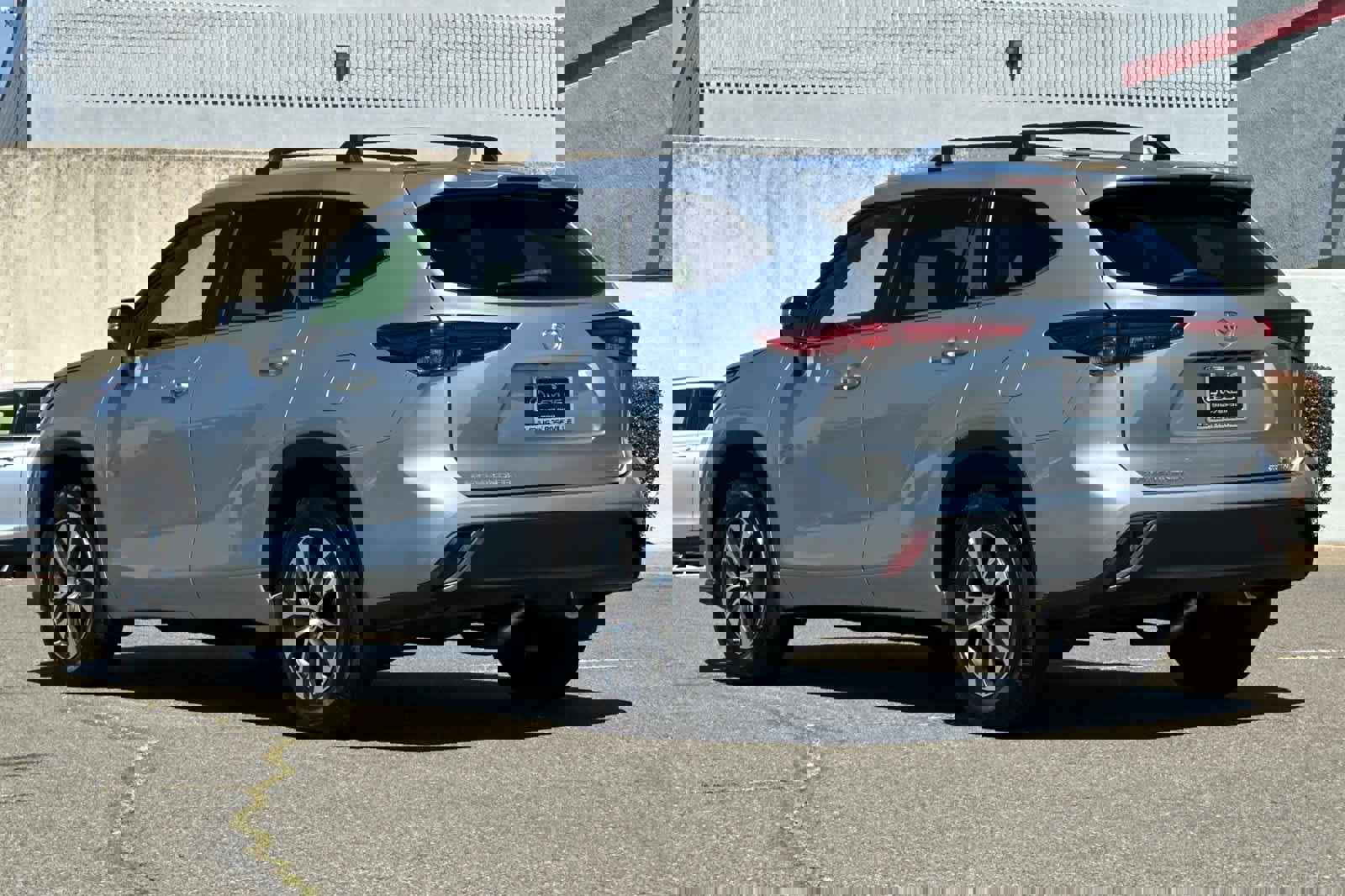 Used 2023 Toyota Highlander XLE image 7