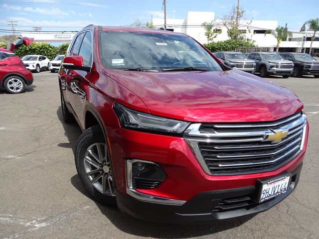 Certified 2023 Chevrolet Traverse LT w/ Rear Camera Mirror Package FWD image 5