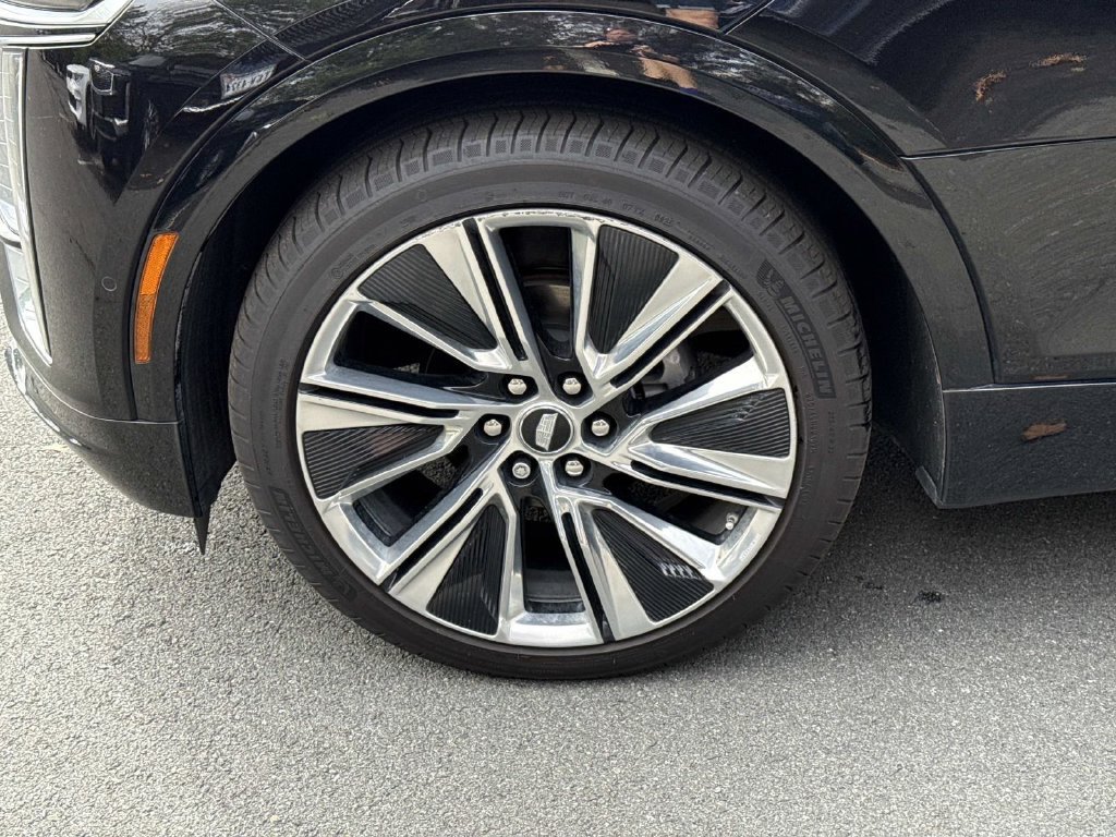 Certified 2026 Cadillac Lyriq Signature Luxury w/ Nappa Leather Package AWD/4WD image 5