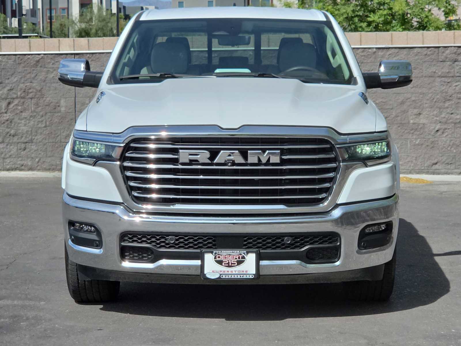 Used 2025 RAM 1500 Laramie w/ Advanced Safety Group II AWD/4WD image 4