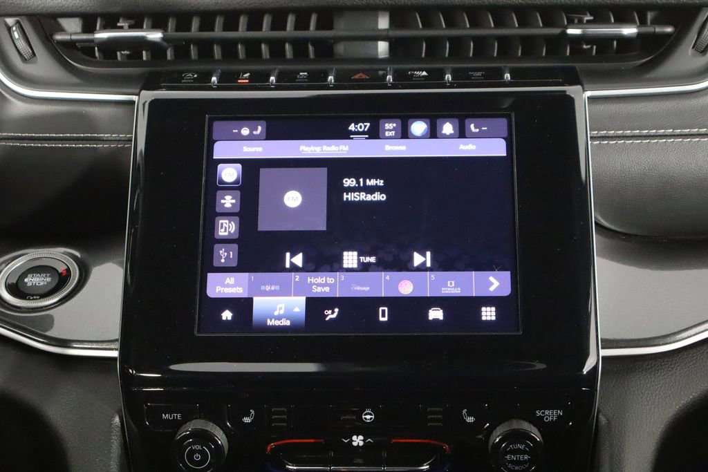 Used 2021 Jeep Grand Cherokee L Laredo AWD/4WD image 29