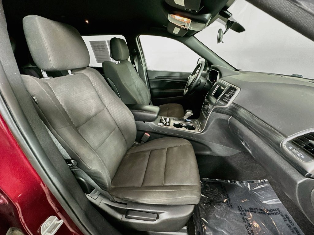 Used 2019 Jeep Grand Cherokee Laredo AWD/4WD image 34