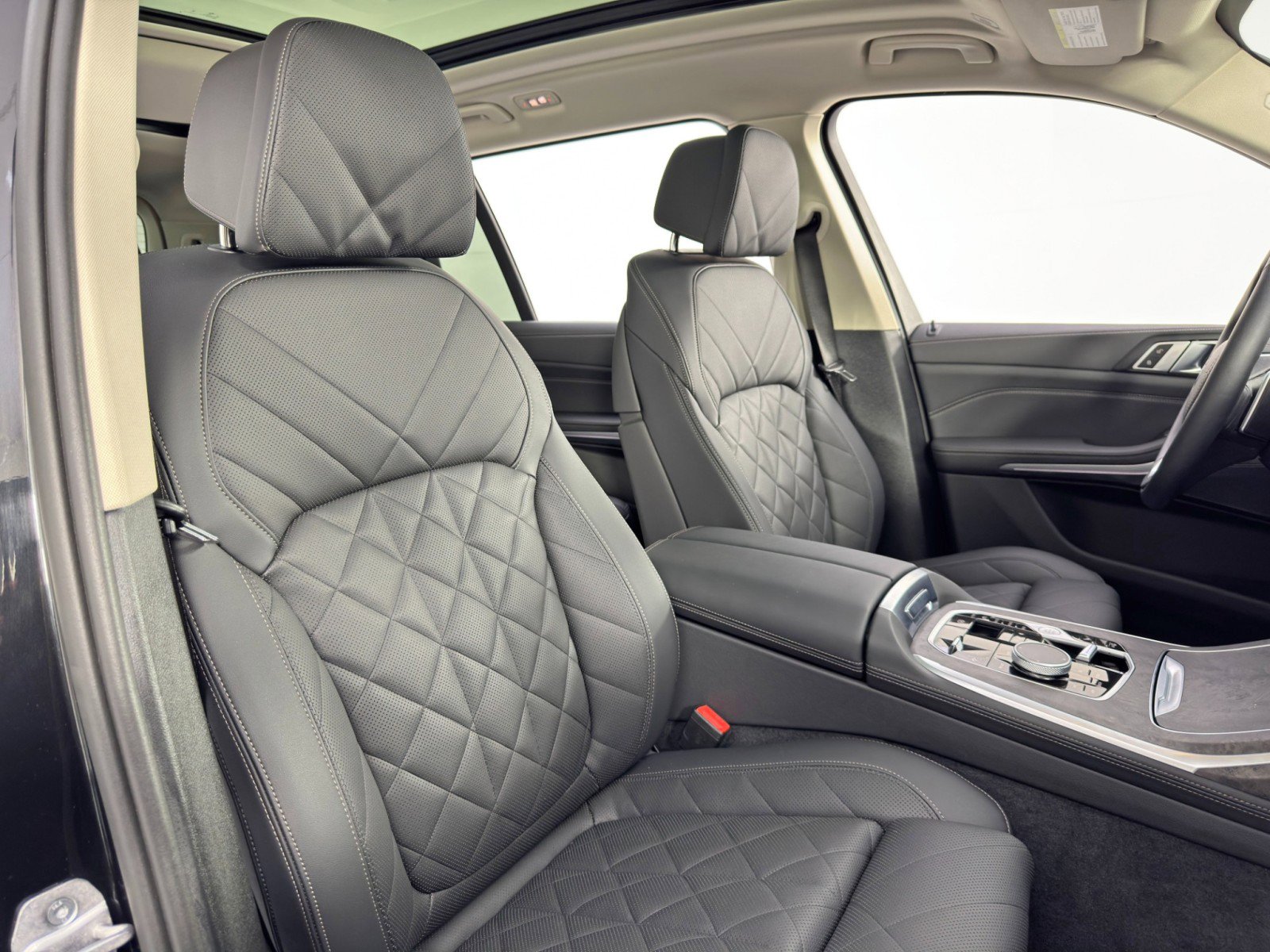 Used 2025 BMW X7 xDrive40i w/ Parking Assistance Package AWD/4WD image 41