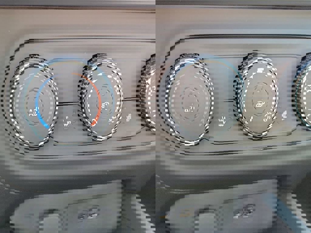 New 2026 Chevrolet Trax RS w/ Driver Confidence Package image 9