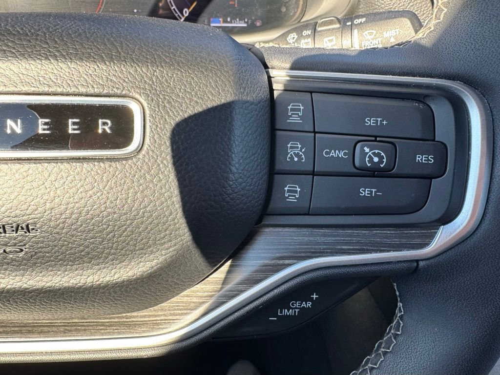 Certified 2024 Jeep Wagoneer Series III image 13