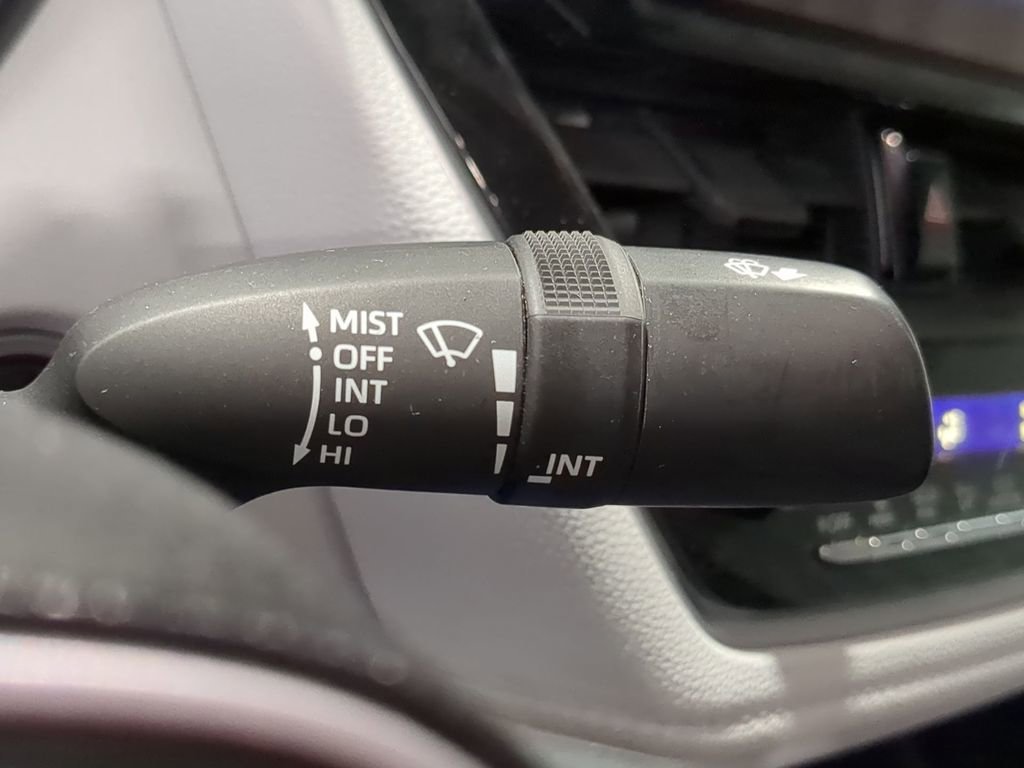 Used 2023 Toyota Corolla SE image 28