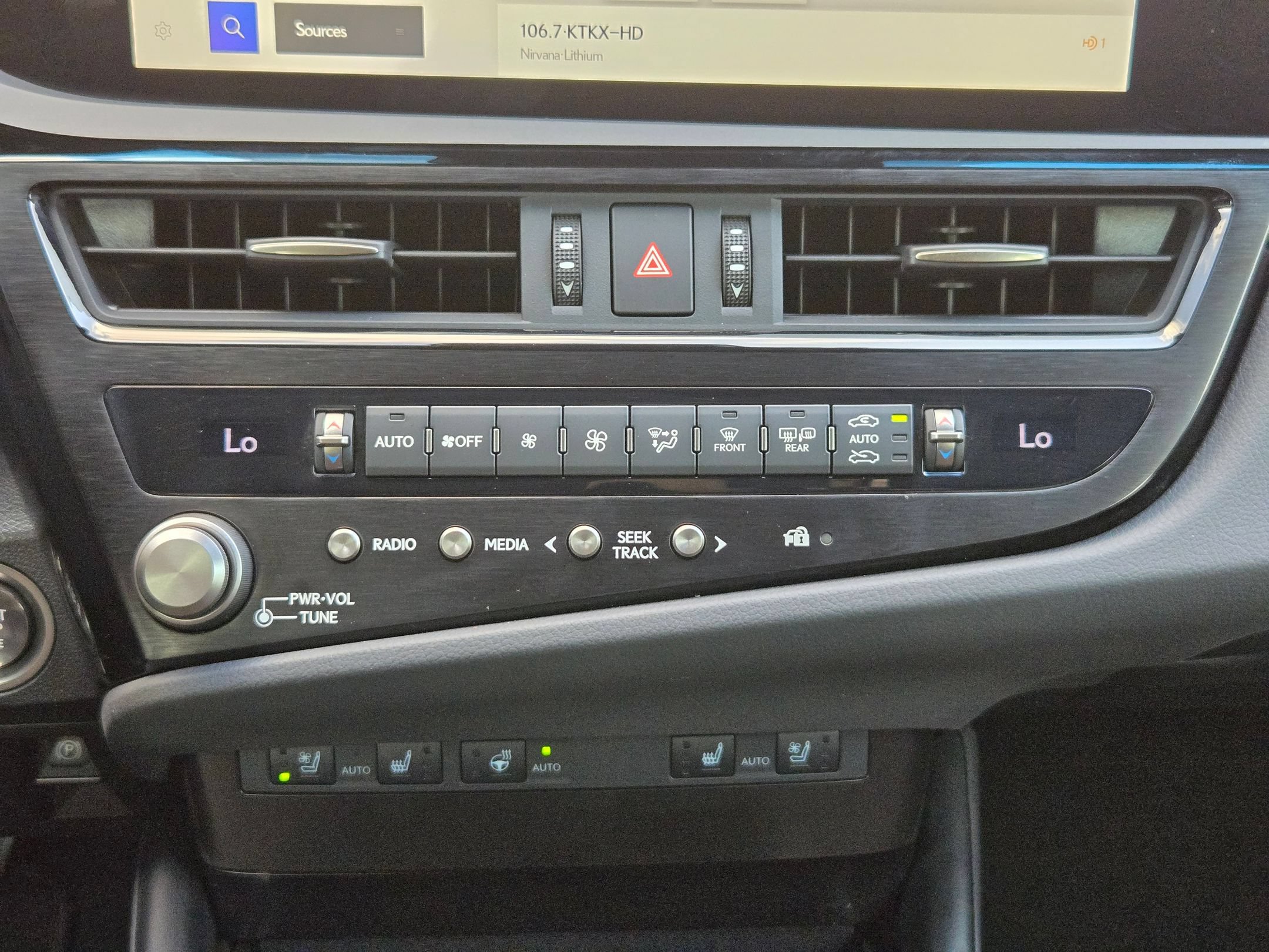 Used 2023 Lexus ES 350 w/ Premium Package FWD image 18