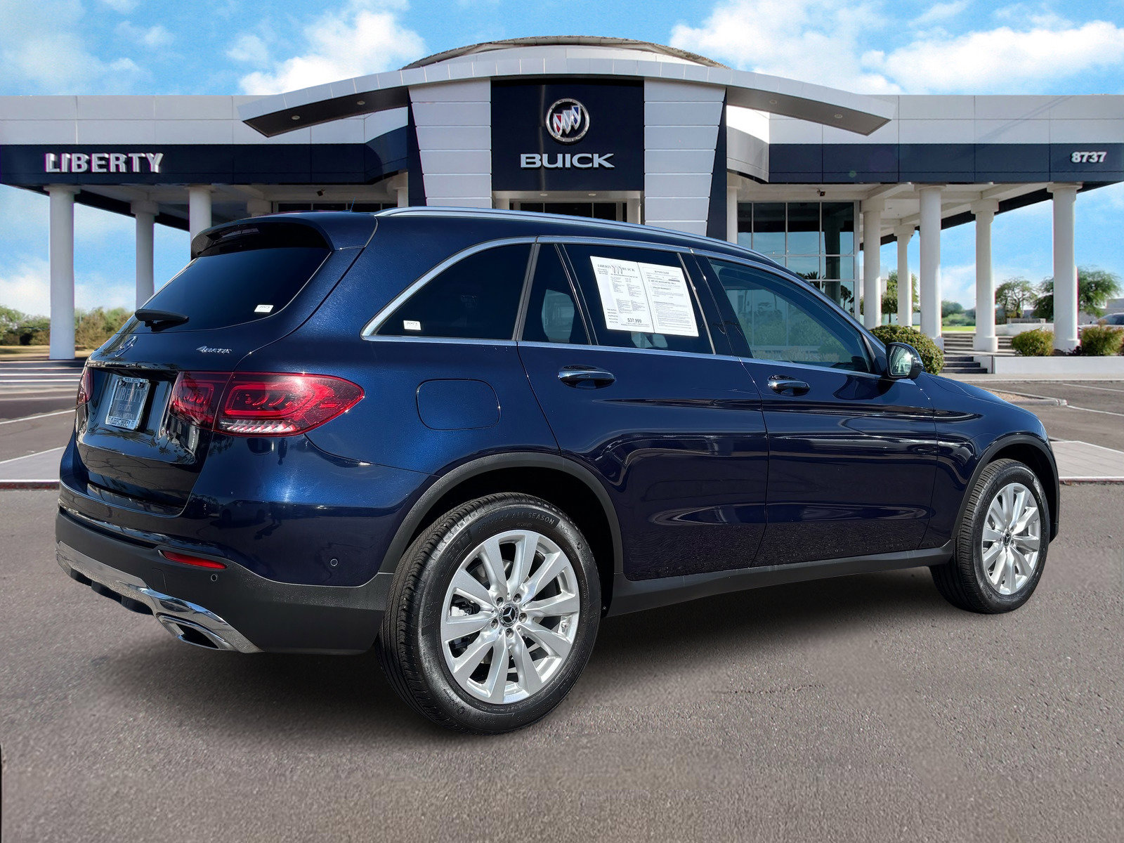Used 2021 Mercedes-Benz GLC 300 GLC 300 w/ Premium Package image 4