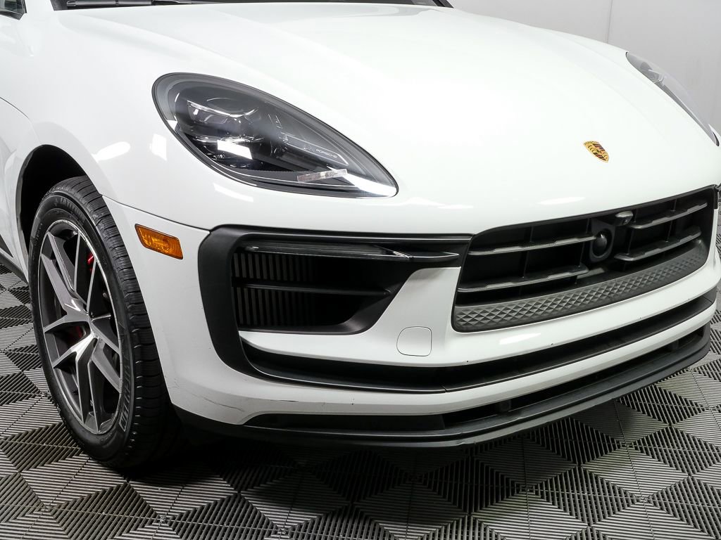 Certified 2022 Porsche Macan S AWD/4WD image 39