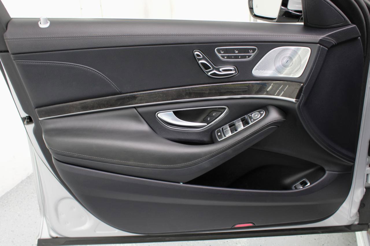 Used 2019 Mercedes-Benz S 560 Sedan image 36
