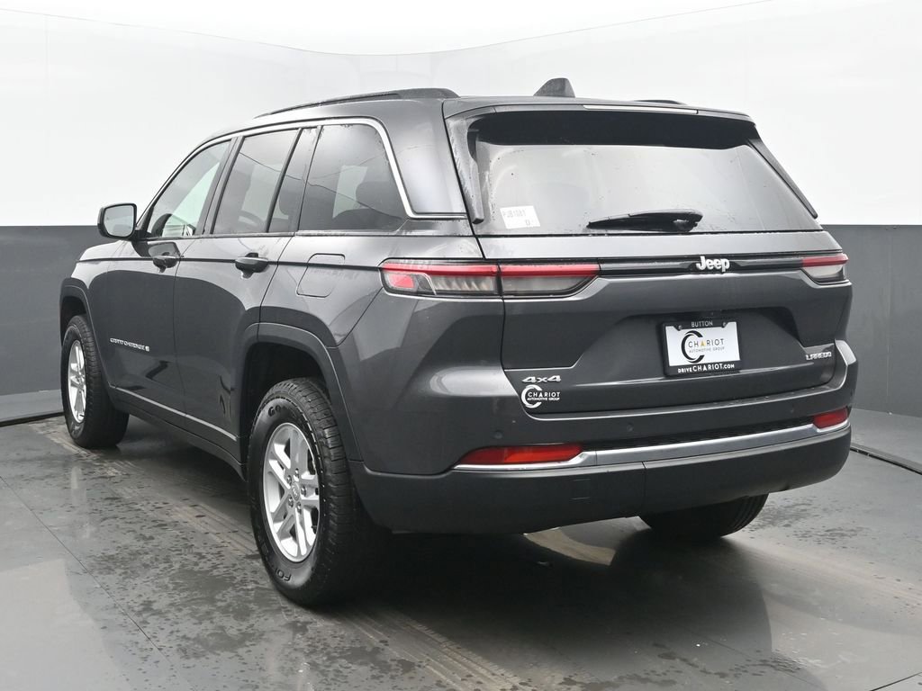 Used 2024 Jeep Grand Cherokee Laredo image 4