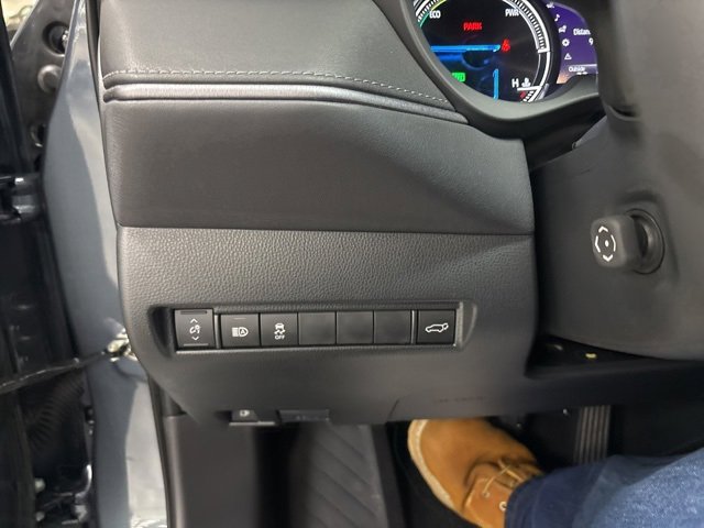 Certified 2024 Toyota Venza XLE image 26