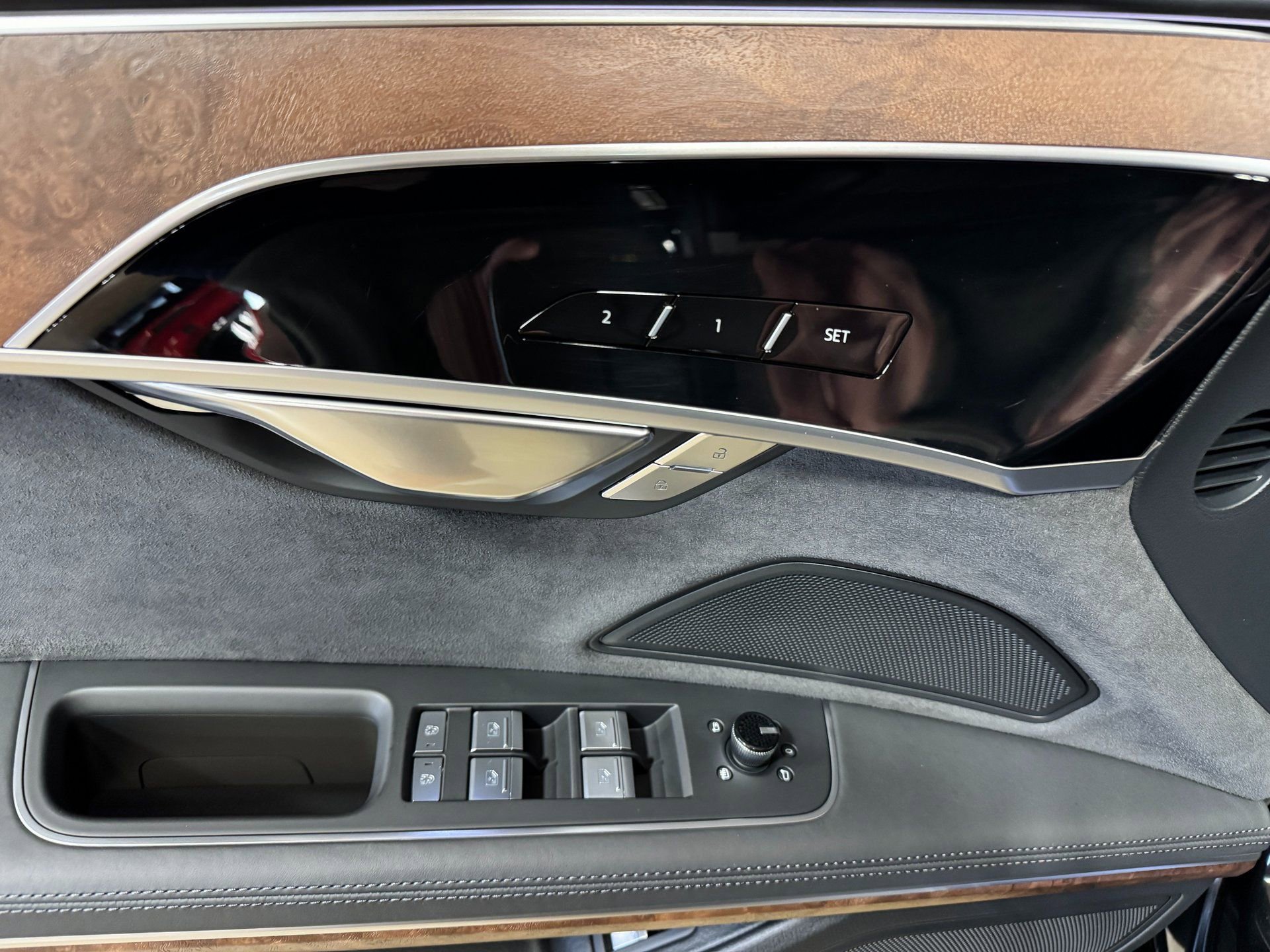 Used 2023 Audi A8 L 3.0T w/ Luxury Package image 26