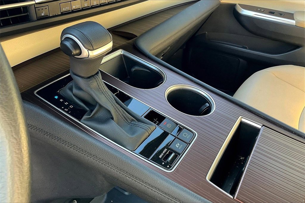 Used 2024 Toyota Sienna XLE image 28