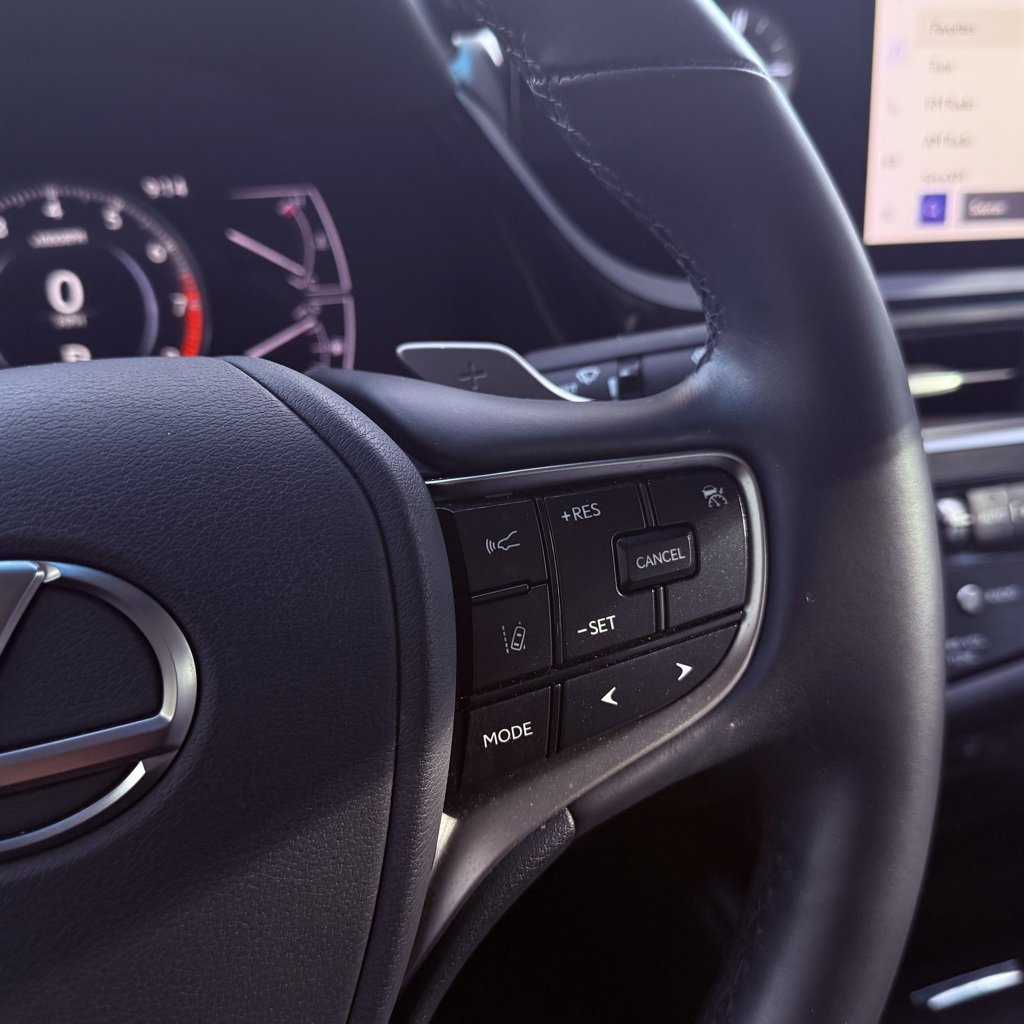 Used 2024 Lexus ES 350 w/ Premium Package image 18