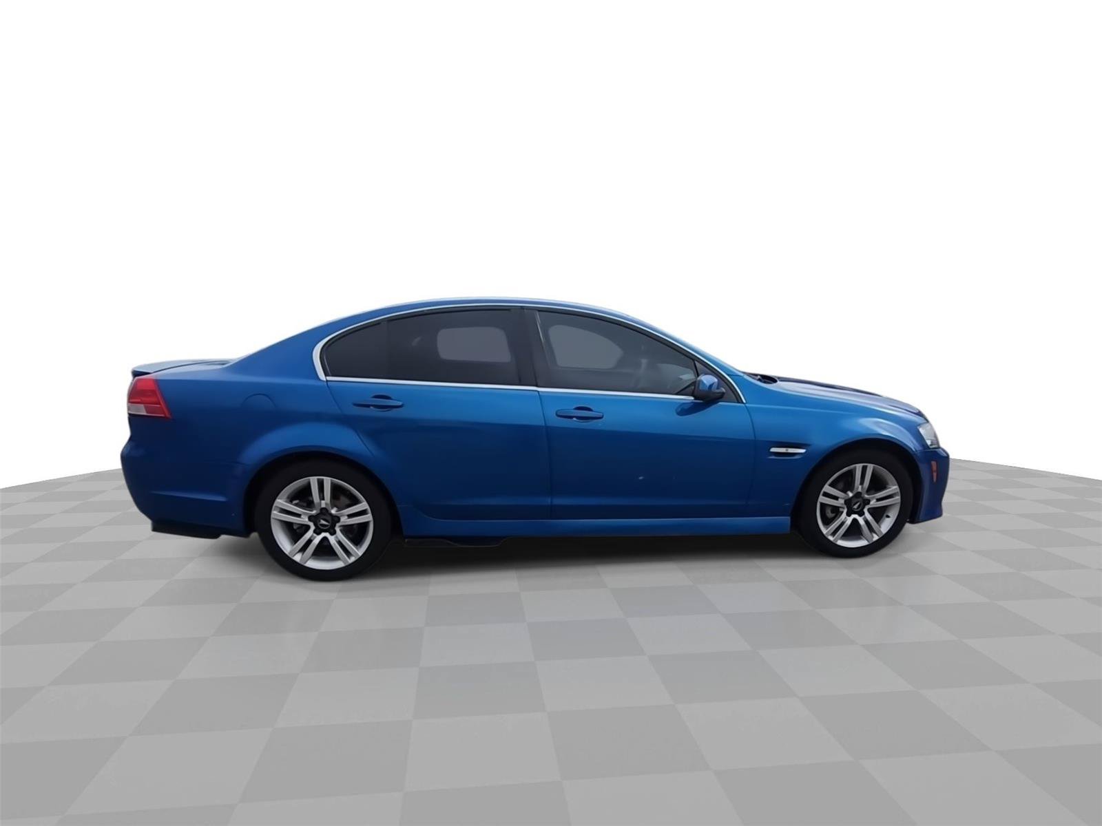Used 2009 Pontiac G8 w/ Premium Package RWD image 9