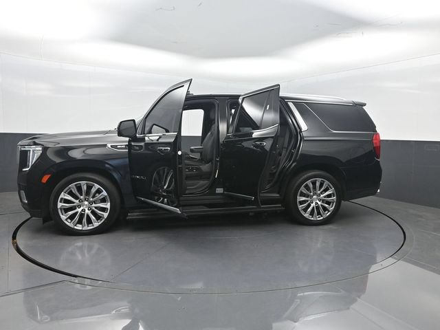 Used 2021 GMC Yukon Denali w/ Denali Ultimate Package AWD/4WD image 39