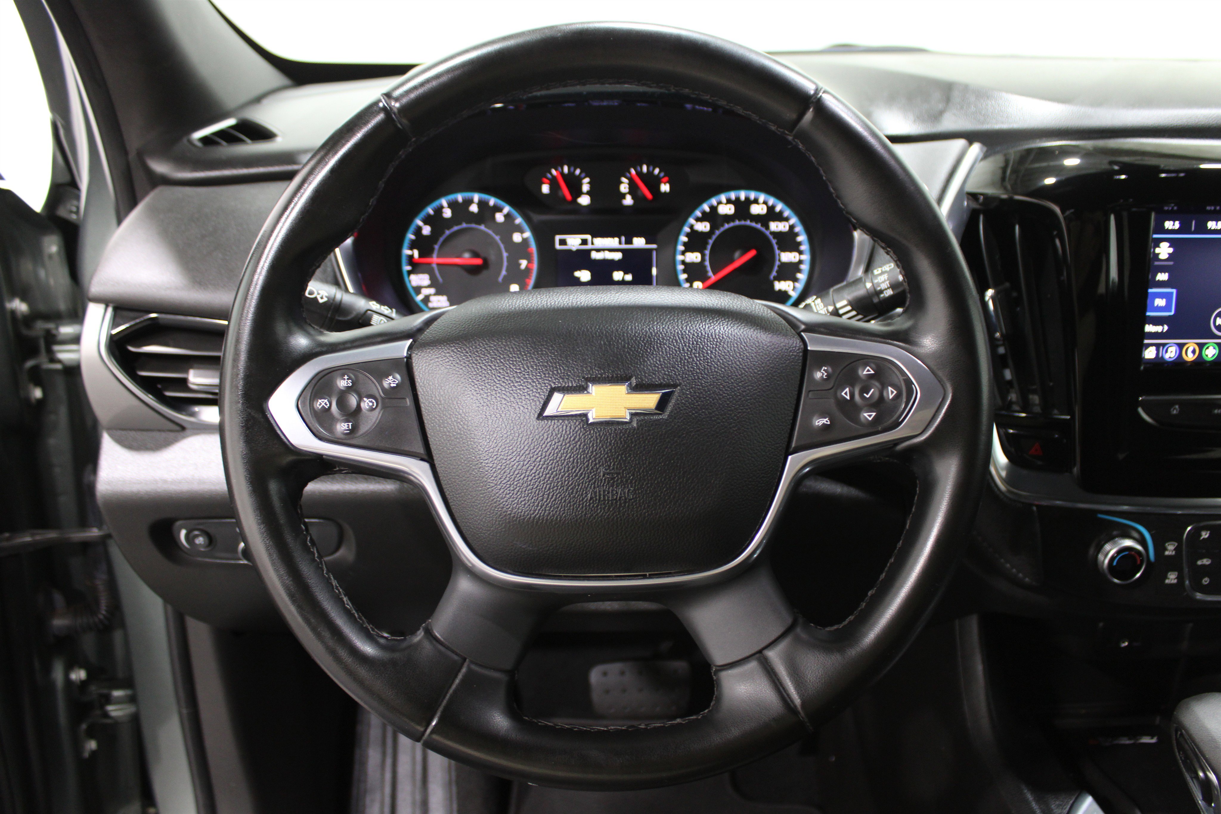 Used 2023 Chevrolet Traverse LT image 10