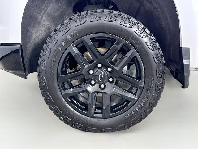 Used 2024 Chevrolet Silverado 1500 LT Trail Boss w/ Convenience Package II AWD/4WD image 32
