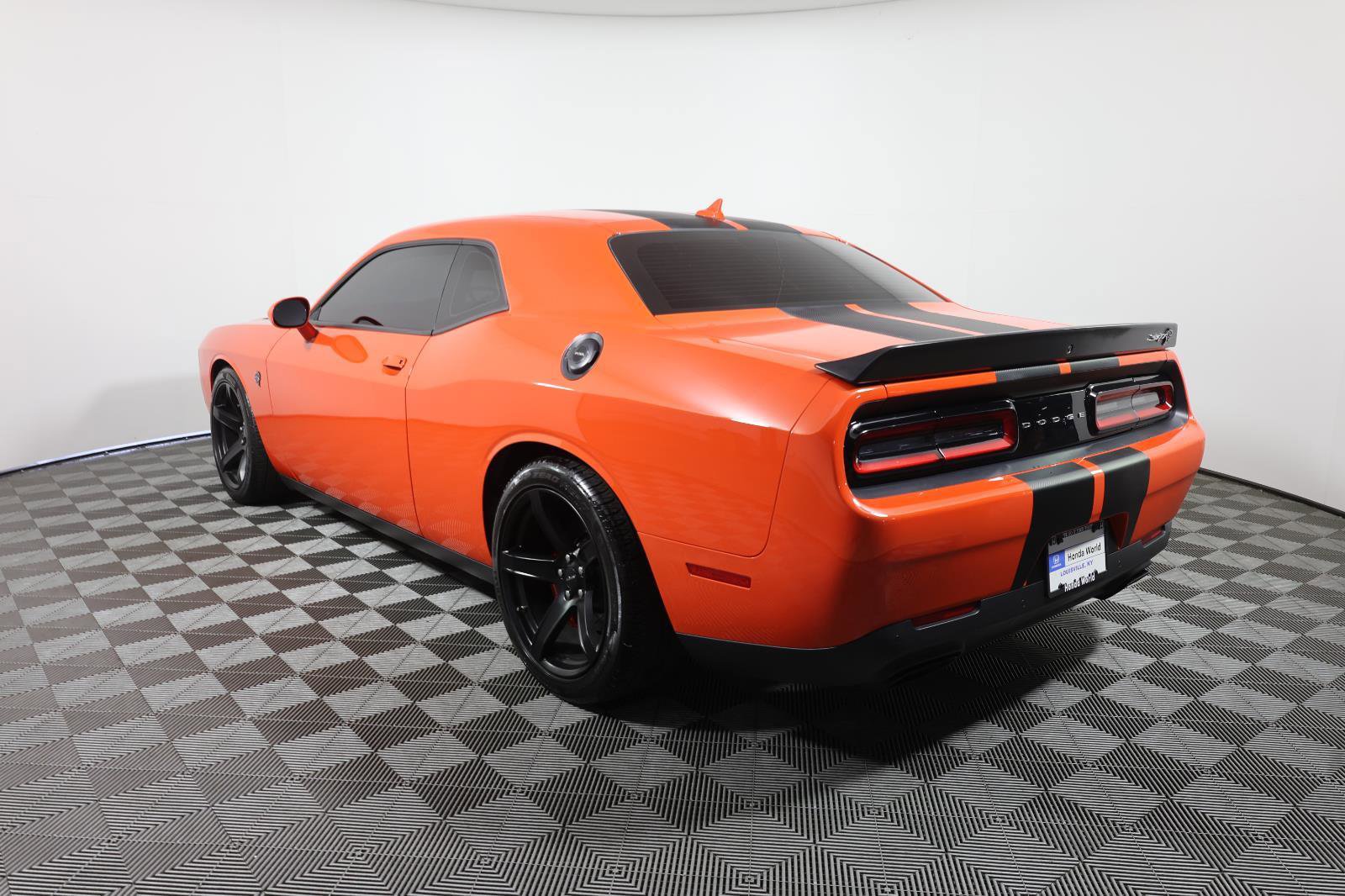Used 2017 Dodge Challenger SRT Hellcat RWD image 7