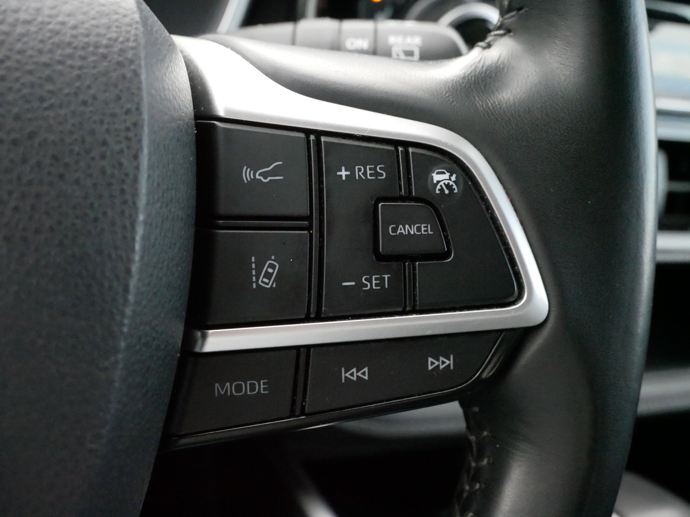 Certified 2024 Toyota Highlander XLE image 25