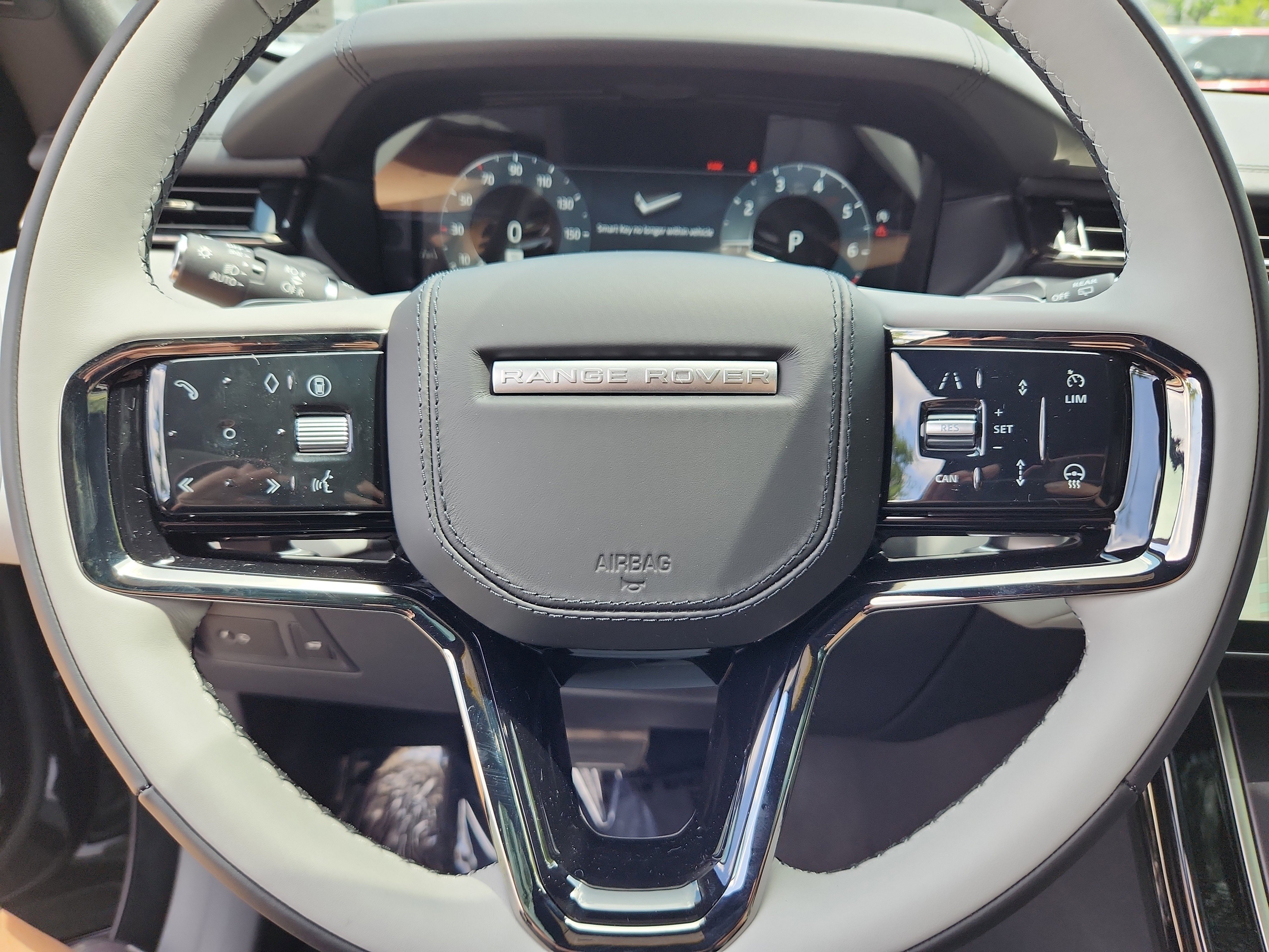 New 2026 Land Rover Range Rover Velar Dynamic SE image 18