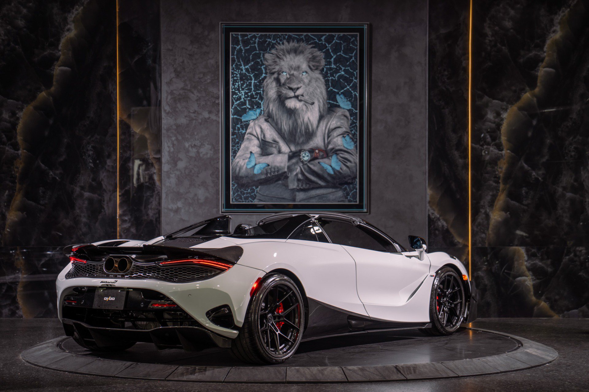 Used 2024 McLaren 750S Spider RWD image 9